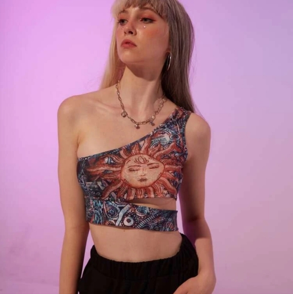 Sun Graphic Cut Out One Shoulder Crop Top - Picture 2 of 3
